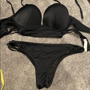 Victoria’s Secret bikini